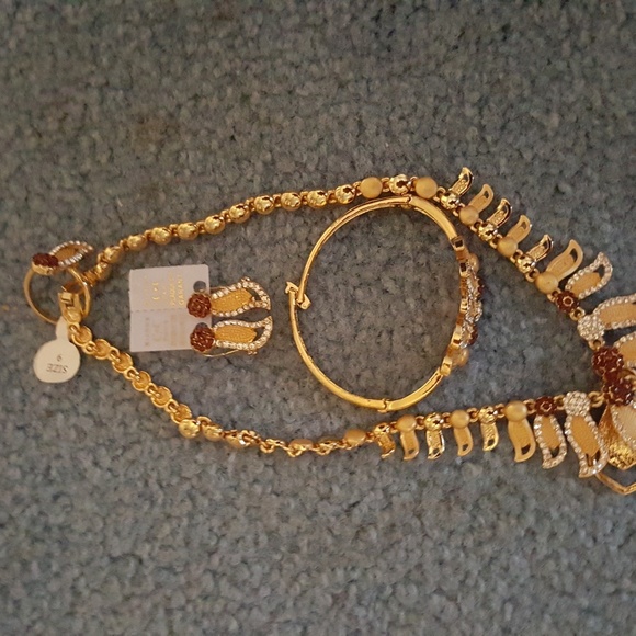 Jewelry - Picture 6 of 8